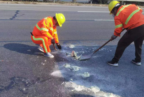 英山公路下沉注浆加固